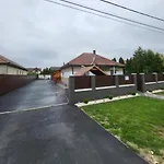 Homestay Alexandra Vendeghaz *